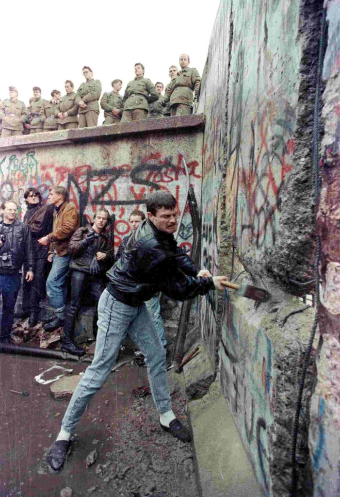 Berliini müüri langemine 1989. aastal sümboliseeris järgneva kahe kümnendi jooksul Euroopa piiripoliitikas valitsenud hoiakuid. Foto: David Brauchli / Reuters