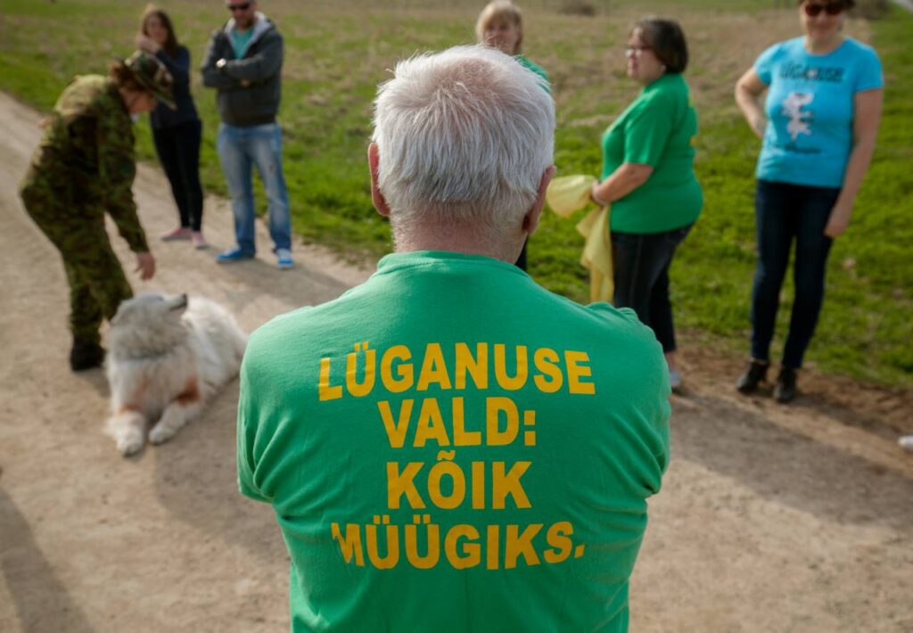  Lüganuse külarahvas on võidelnud juba mitu aastat arendajatega, kes soovivad rajada vahetult küla piirile lubjakivikarjääri. Foto: Sven Arbet / Ekspress Meedia