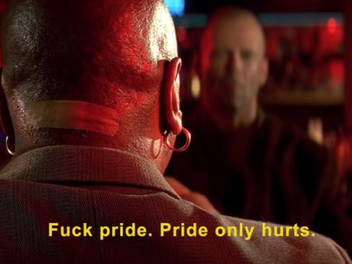 Stseen kultusfilmist „Pulp Fiction”, kus Ving Rhames ütleb Bruce Willisele: „Persse uhkus. Uhkus teeb vaid haiget.” Foto: kaader filmist