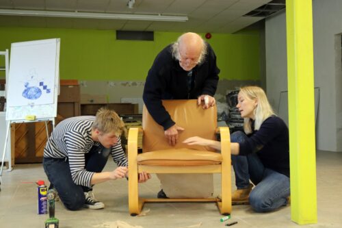 Paranduskelder levitab isetegemise pisikut paranduskohvikute kaudu. Möödunud sügisel käidi innustust jagamas Tartu Meeste Kojas. Foto: Kätlin Johanson