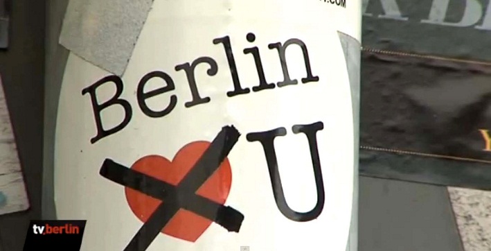 „Berliin ei armasta sind” – DIY anti-turistlikud plakatid Kreuzbergis. Kaader tv.berlin-i videost 