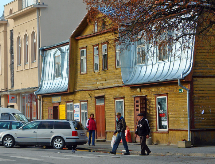 Suur tänav Jõgeval. Foto: Väino Valdmann (Wikimedia Commons)