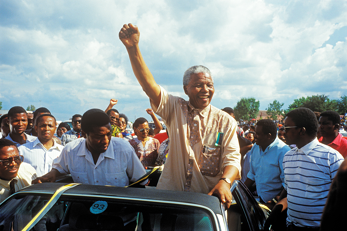 Juhan Kuus. Nelson Mandela oma valimiskampaania ajal Lõuna-Aafrikas. 1994. Sipa press, Juhan Kuusi fond