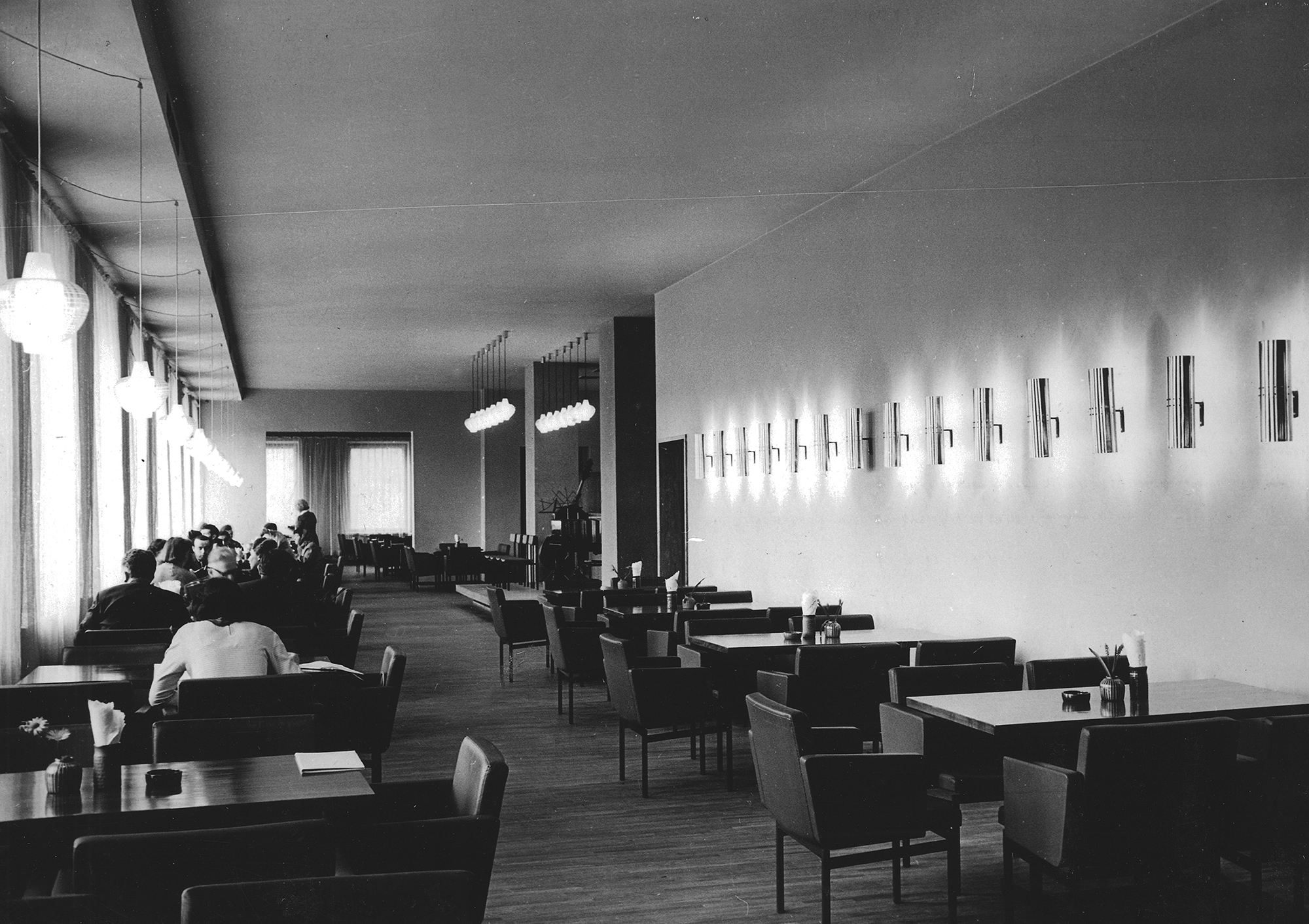 Kohvik Moskva, 1965, sisekujunduse autorid Heiki Karro, Väino Tamm. Foto: Rein Vainküla / ETDMi kogu