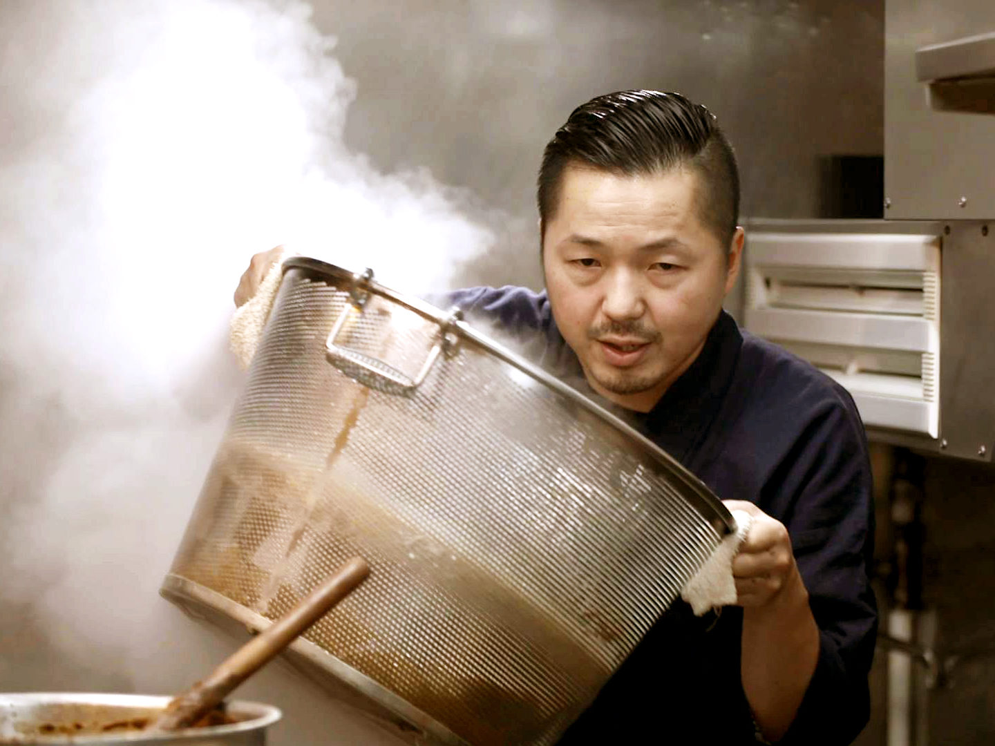 Ramen'i-kokk Tomita Osamu. Kaader filmist