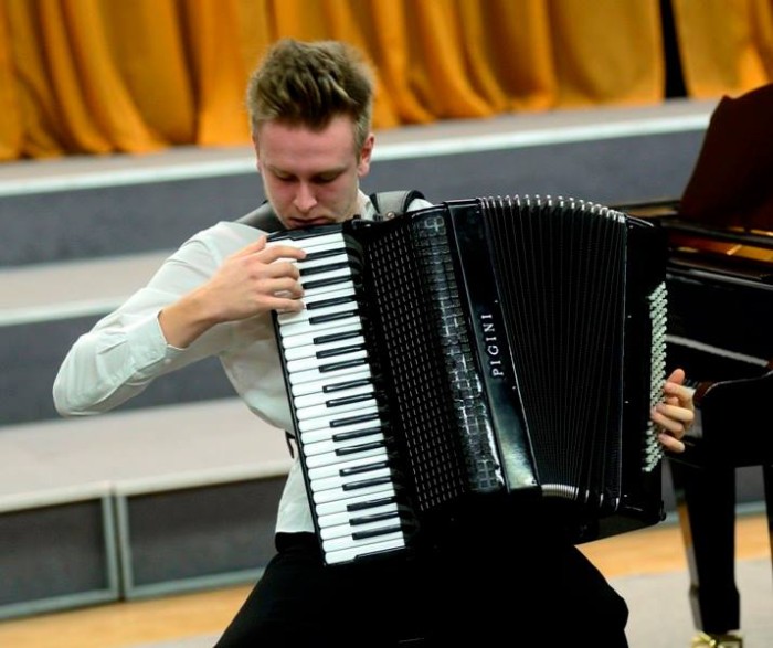 Henri Zibo (akordion). Foto: Klassikatähed 2014