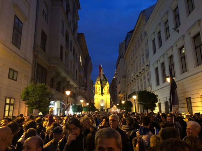 Protest Budapesti tänavatel CEU ja akadeemilise vabaduse kaitseks. Foto: Pranjali Das