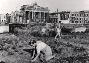 Berliin, Zwischennutzung, gentrifikatsioon ja meeleavaldused
