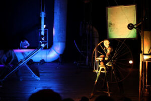 Uue Tantsu kirglikud mõtlevad kehad