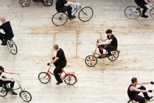 Mängud suuremad kui elu Laial tänaval