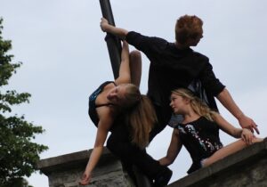 Esietendub kaasaegse tsirkuse lavastus „High Bling”