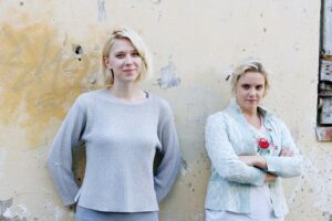 Kohvikus Sinilind esietendub pihtimuslik teatrilavastus „Võidab see, kellel on kõige hullem mees”