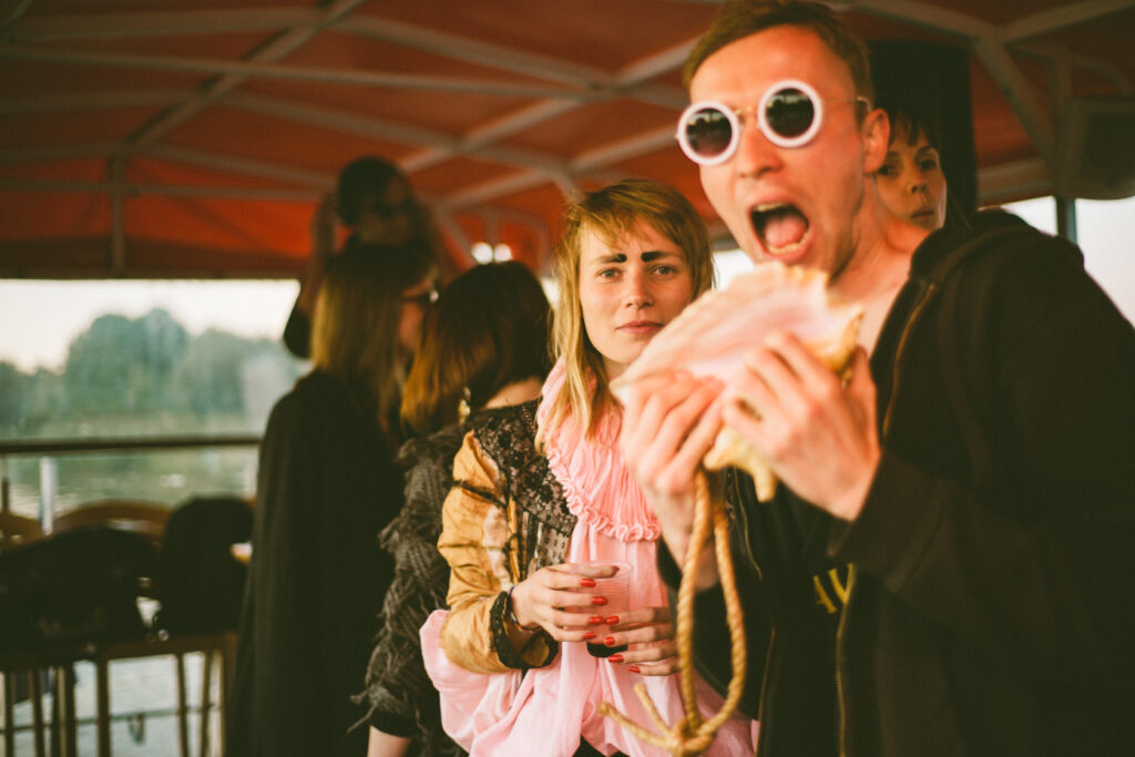 Galerii: Prada Pravda avamine kaasaegse kunsti festivalil ART IST KUKU NU UT