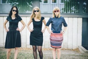 ART IST KUKU NU UTi kuraatorikool eneseanal&uuml;&uuml;sis