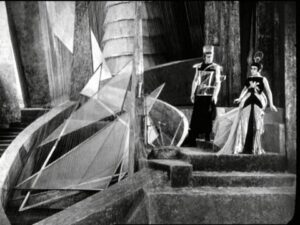 Kumus n&auml;eb tummfilme elava eksperimentaalmuusika saatel