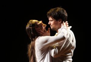 Üle barjääride teatrielamuseni