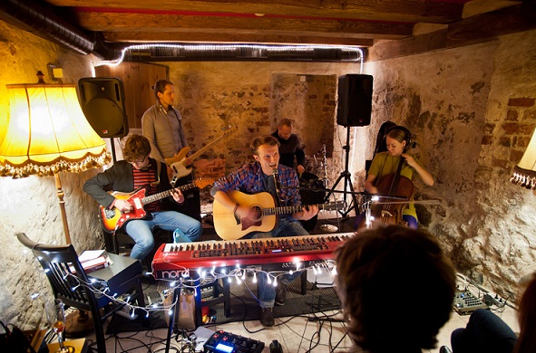 Riia indie-klubi I Love You Bar tähistab oma 10. sünnipäeva Von Krahli baaris