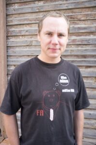 Riidekapp: Jüri-Ott Salm