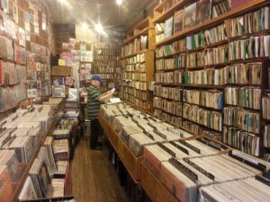 Pop-up-plaadipood Akord ootab melomaane maiustama