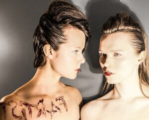 Kanuti Gildi SAALis on sündimas absurdilavastus „fartist talk”