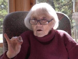 Kinos Artis linastub mälus ja muusikas liikuv film Ester Mägist