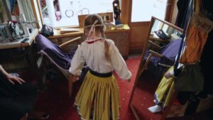 Esilinastub muhu naise arhetüüpi otsiv dokfilm „MUHU: Ätsed ja roosid”