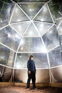 Teos, mis raputab hüljatud külade võssa kasvanud tähendusi