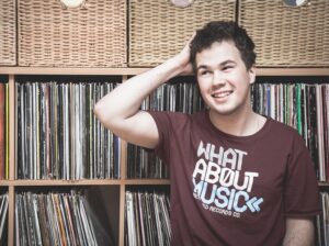 Uus Eesti Biit: Bisweed