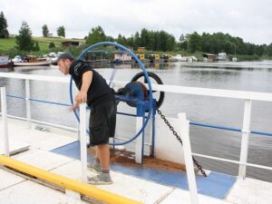 Kirjastus Jumalikud Ilmutused korraldab miniatuurse kirjandusfestivali „Humanismi võimalikkusest kalariigi äärealal 3.0”