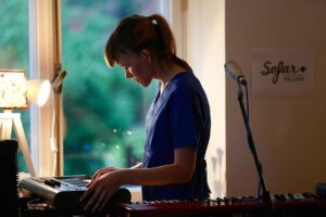 Uus Eesti Biit: cirkl