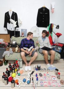 Anna hoogu: Kinoteatri lavastus „Kaota mu naine ära ehk mis tunne on olla mustkunstnik”