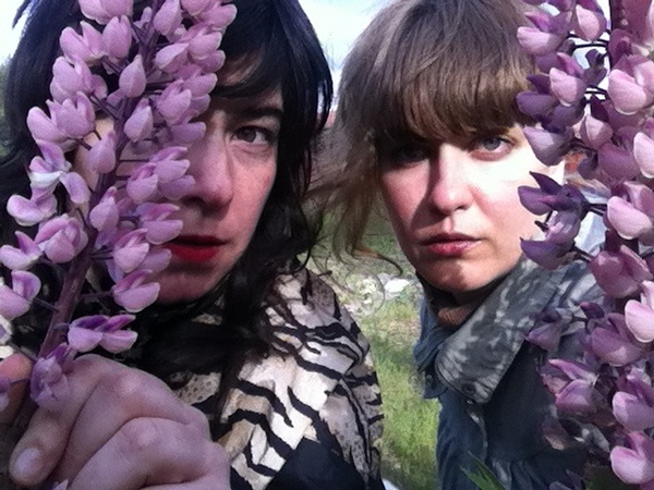 Täna esietendub Renate Keerdi ja Maria Ibarretxe tantsulavastus „Pink Flamingos, Crazy horses”