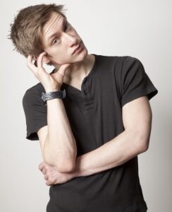 Koomik Daniel Sloss tuleb Eesti publikut naerutama