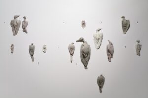 Eesti skulptorite noorem põlvkond laveerib sfääride tasandil