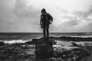 Tugevalt mere poole. Intervjuu Douglas Dare’iga