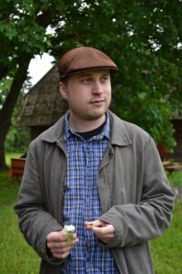 Värske Rõhk toob noori ilukirjandusele lähemale. Intervjuu Tõnis Viluga