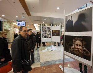 Anna hoogu: „Eesti Aasta Pressifoto 2015” raamat ja näitus