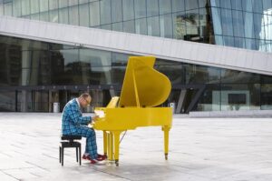 Aksel Kolstad: „Saja aasta eest olid klassikalised muusikud peoloomad!”