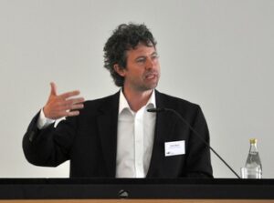 Popkultuuri ja -muusika uurija Gerd Bayer peab EMTAs loengu soolisuse küsimustest muusikafilmis