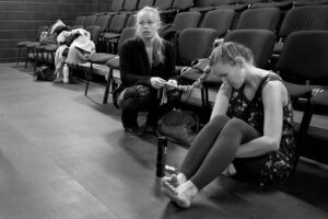 Teekond jõelaeva kõhust teatrisaali. Intervjuu Helen Rekkori ja Liisa Tauliga