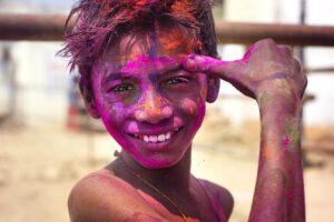 Kevadpühad India moodi – munade värvimise asemel värvitakse inimesi