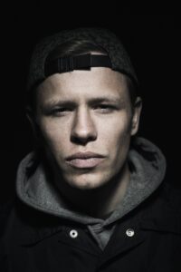 Tallinnas astub üles kargelt mahe norra räppar Ivan Ave