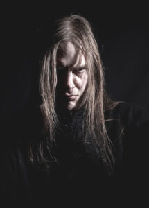 Tharaphita ülestõus. Intervjuu bändi eestvedaja ja solisti Ants Lillega