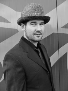 Lihtsalt lakkamatu ja kirglik huvi maailma vastu. Intervjuu Martin Ojaga.