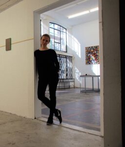 Eesti noored alustavad praktikat Euroopa kunstipealinnade galeriides