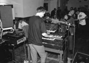 Hüpnosaurus tähistab Haigla Peol kahe vinüülplaadi ilmumist