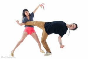 Vabal Laval etendub maismaa- ja vee-elukate liikumisest inspireeritud tänavatantsulavastus