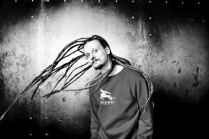 Vene räppar ja reggae-pioneer RasKar Yo!Hoovil