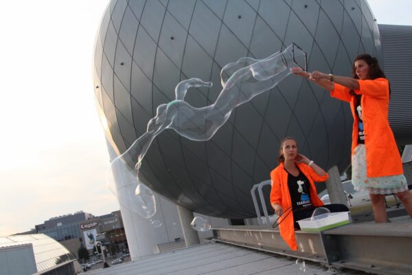 AHHAA toob Eestisse rahvusvahelise teadusteatrite võistluse