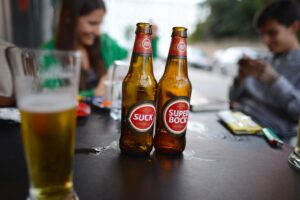 Erinevas r&uuml;tmis tuikuvad linnad